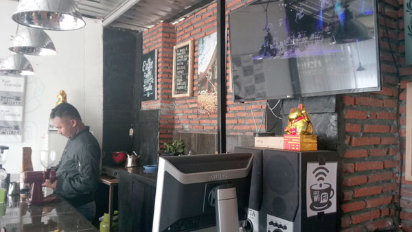 Mas Willen, pemilik Warkop Wisata "Toraja" di Batu Jatim